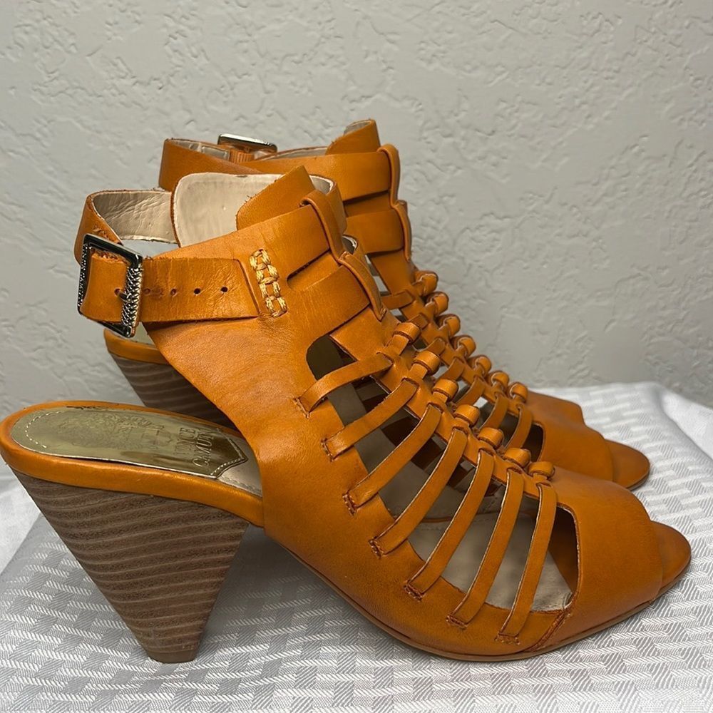 🌸 Vince Camuto Block Heel